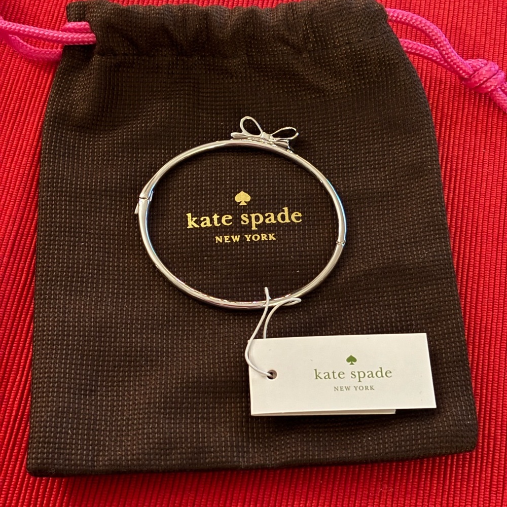 ♠️ Kate Spade Mini Bow Silver Hinged Bangle ♠️ Comes with dust bag